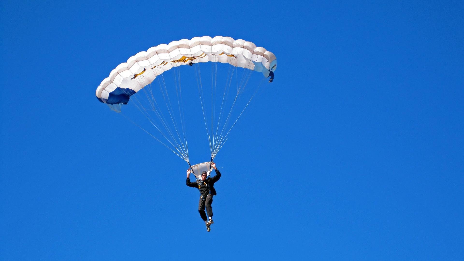 开云体育网址-创业板收评:多头受挫,高位题材退潮明显,收评_创业板指涨近2%